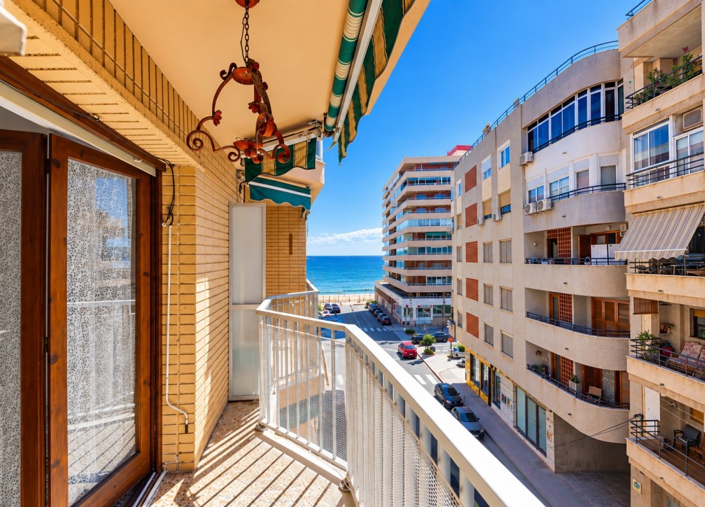 Jälleenmyynti - Asunto - Torrevieja - Acequion