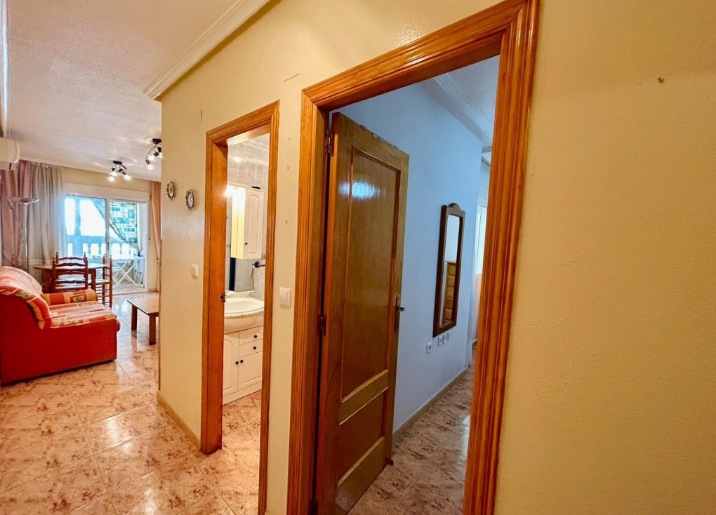 Jälleenmyynti - Asunto - Torrevieja