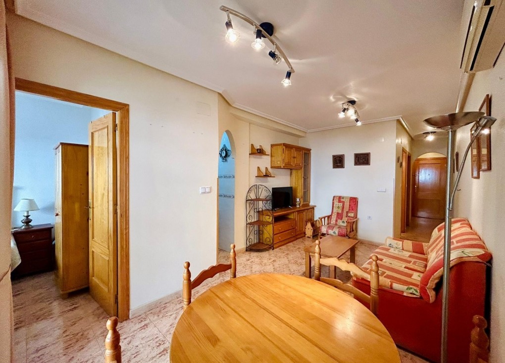 Jälleenmyynti - Asunto - Torrevieja