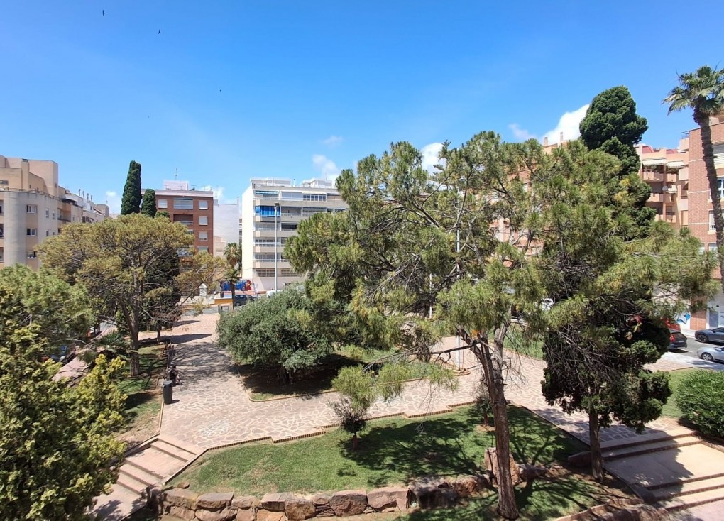 Jälleenmyynti - Asunto - Torrevieja