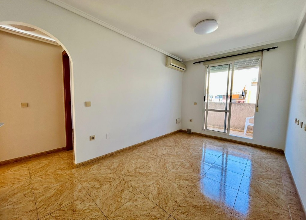 Jälleenmyynti - Asunto - Torrevieja