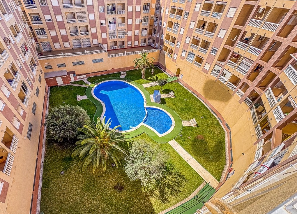 Jälleenmyynti - Asunto - Torrevieja