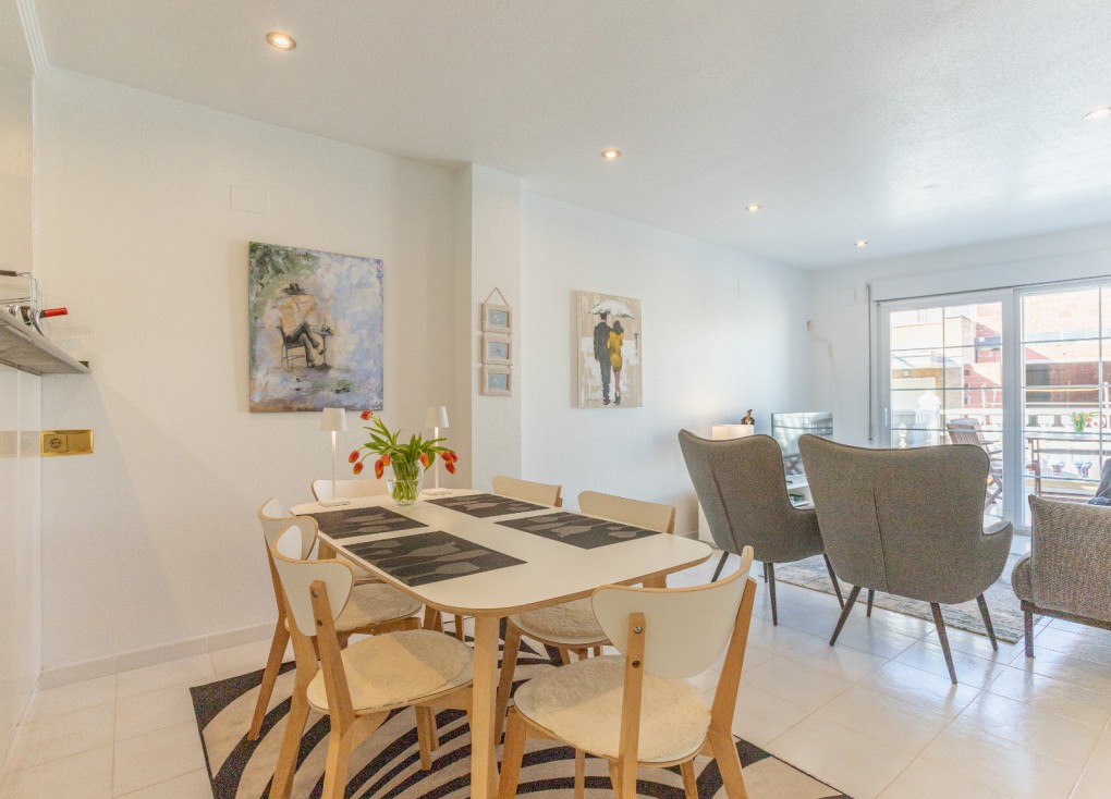 Jälleenmyynti - Asunto - Ylimmän kerroksen asunto - Torrevieja - Playa de los Locos