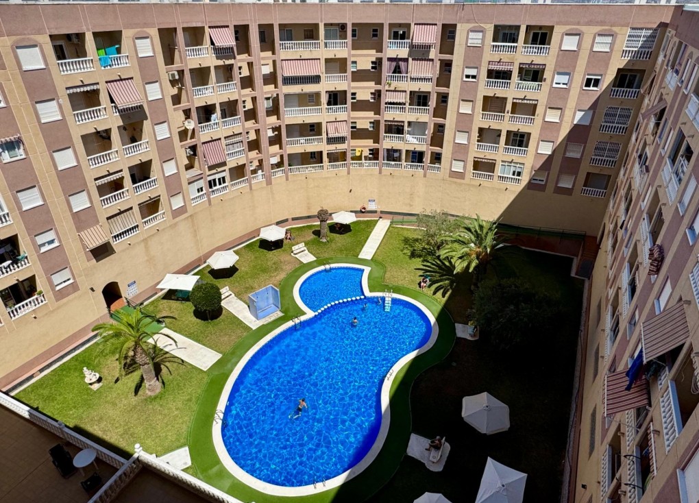 Jälleenmyynti - Asunto - Ylimmän kerroksen asunto - Torrevieja