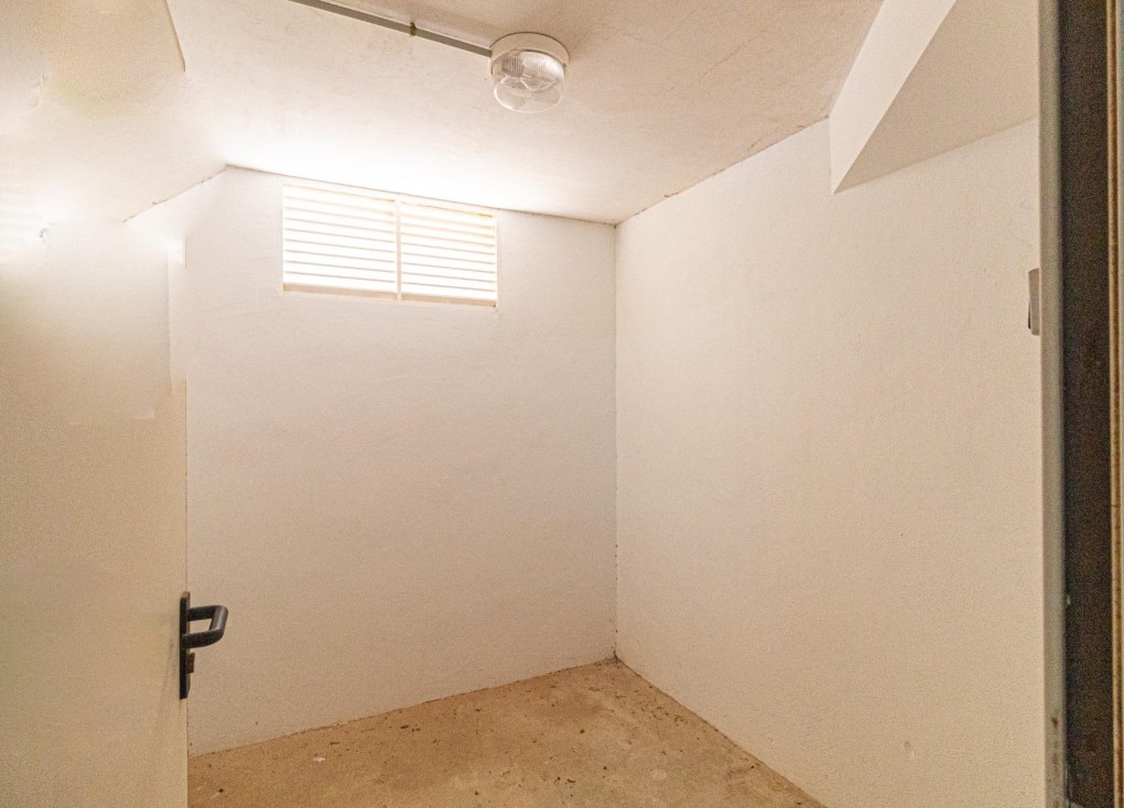 Jälleenmyynti - Autotalli - Orihuela Costa - Aguamarina