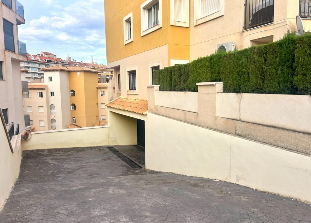 Jälleenmyynti - Autotalli - Orihuela Costa - Campoamor