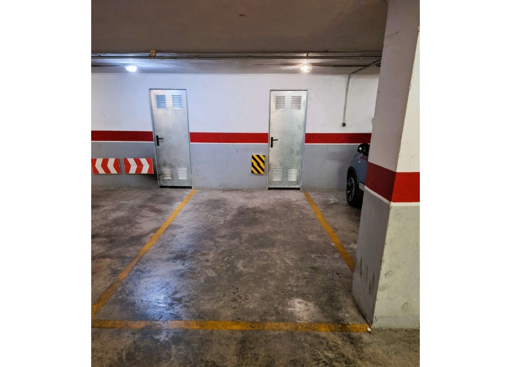 Jälleenmyynti - Autotalli - Torrevieja