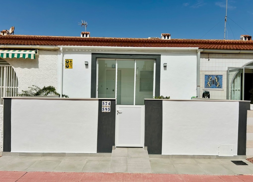 Jälleenmyynti - Bungalow - La Siesta - El Salado - Torreta - La Siesta