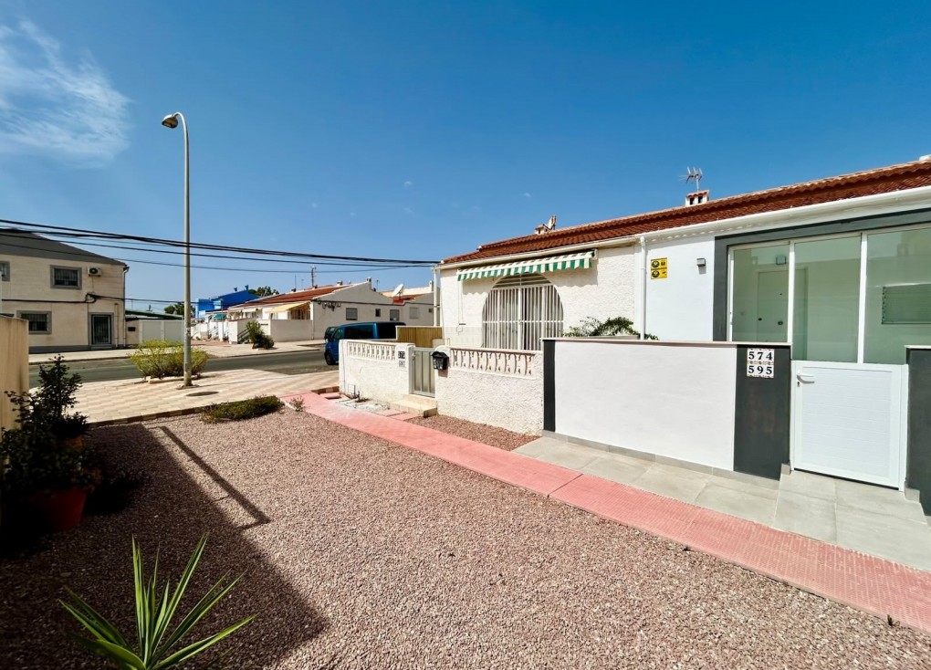 Jälleenmyynti - Bungalow - La Siesta - El Salado - Torreta - La Siesta
