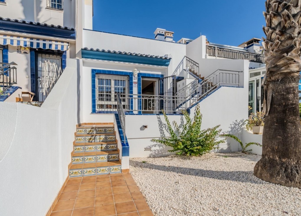 Jälleenmyynti - Bungalow - Orihuela - Calle Canal de La Mancha, 03189