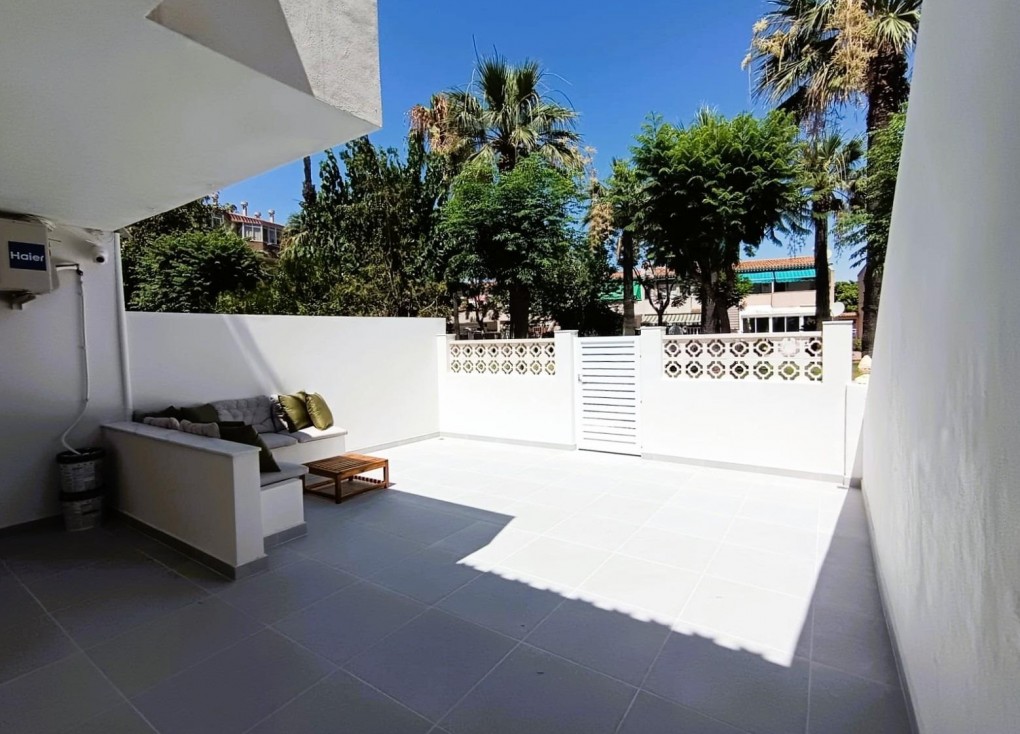 Jälleenmyynti - Bungalow - Orihuela Costa - Cabo Roig