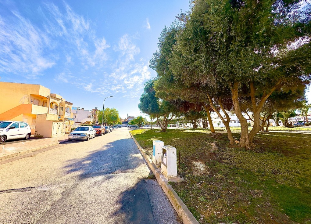 Jälleenmyynti - Bungalow - Orihuela Costa - La Florida