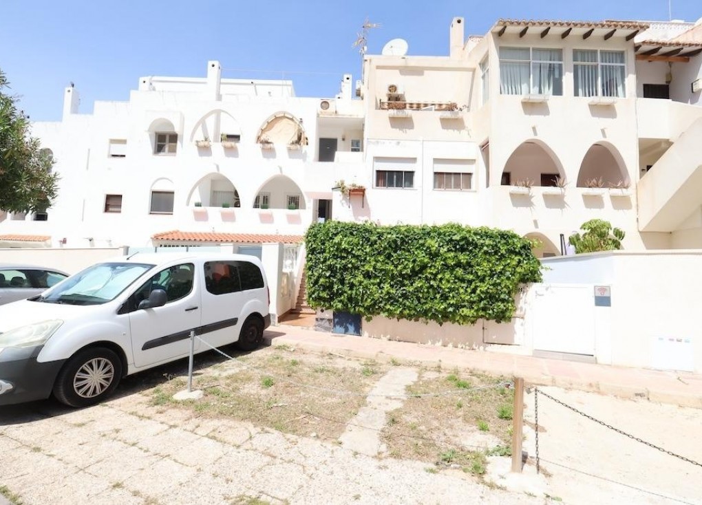 Jälleenmyynti - Bungalow - Orihuela Costa - La Zenia