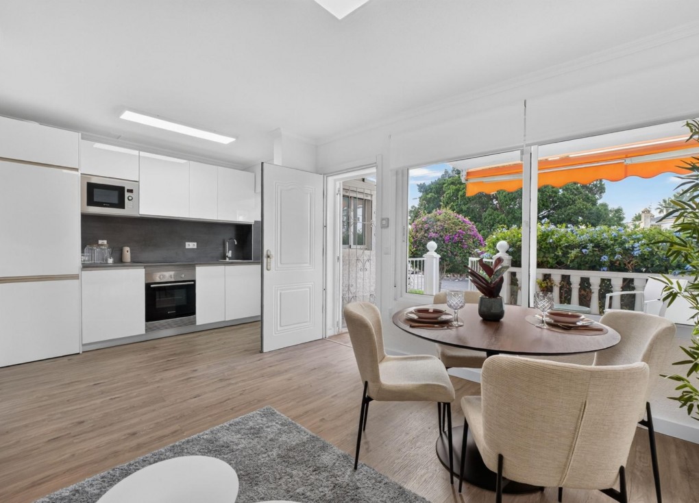 Jälleenmyynti - Bungalow - Orihuela Costa - Villamartín