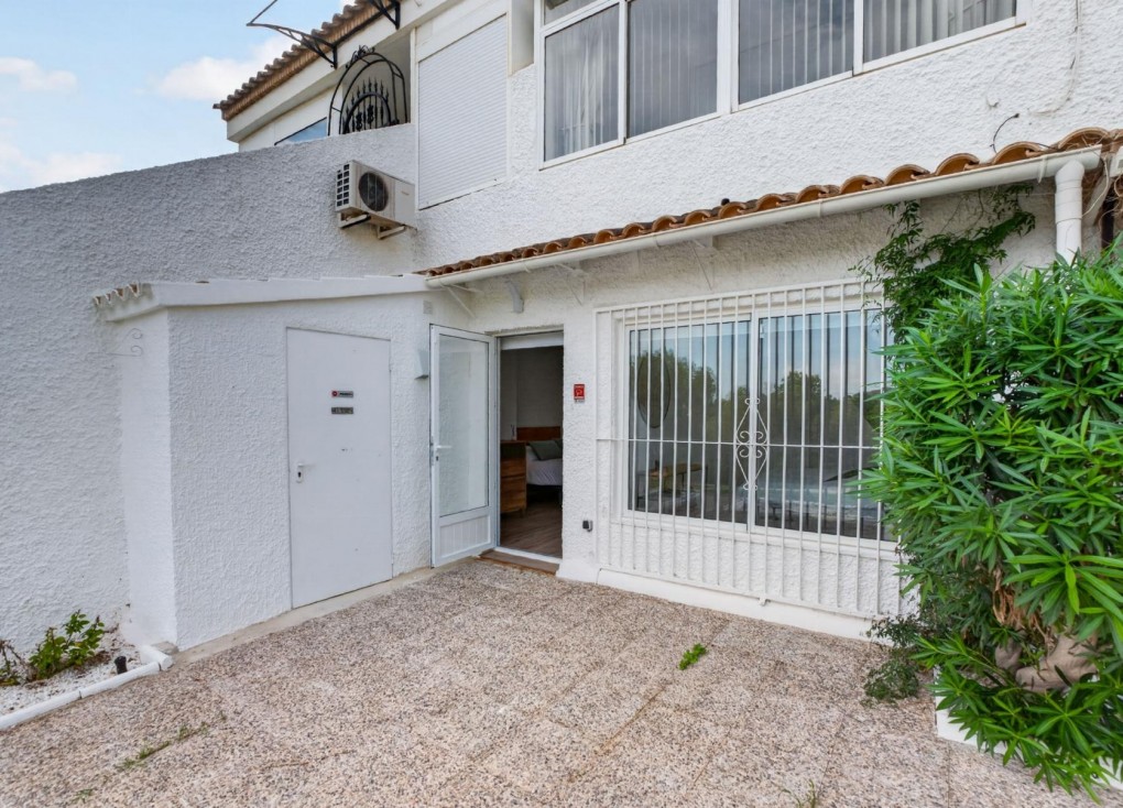 Jälleenmyynti - Bungalow - Orihuela Costa - Villamartín