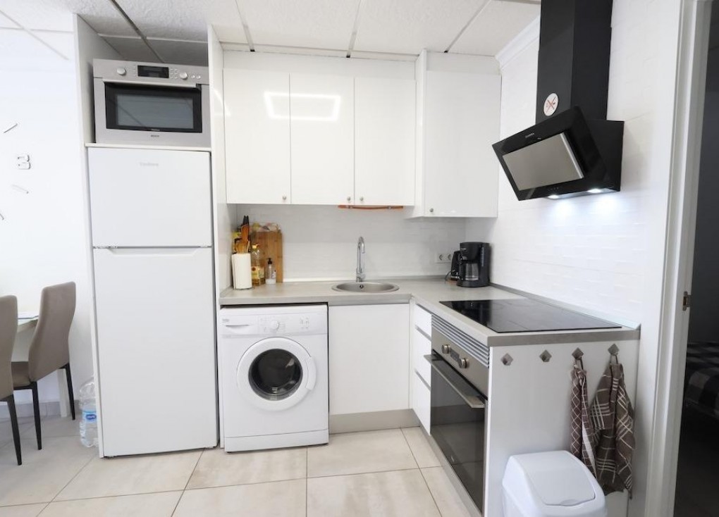 Jälleenmyynti - Bungalow - Torrevieja - La Siesta