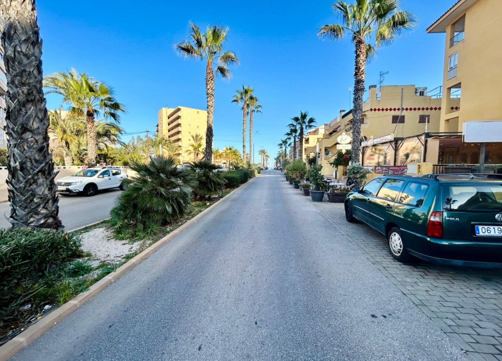 Jälleenmyynti - Duplex-asunto - Torrevieja - LA MATA