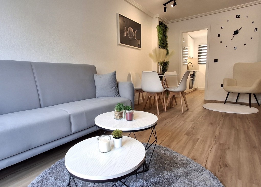 Jälleenmyynti - Duplex-asunto - Torrevieja