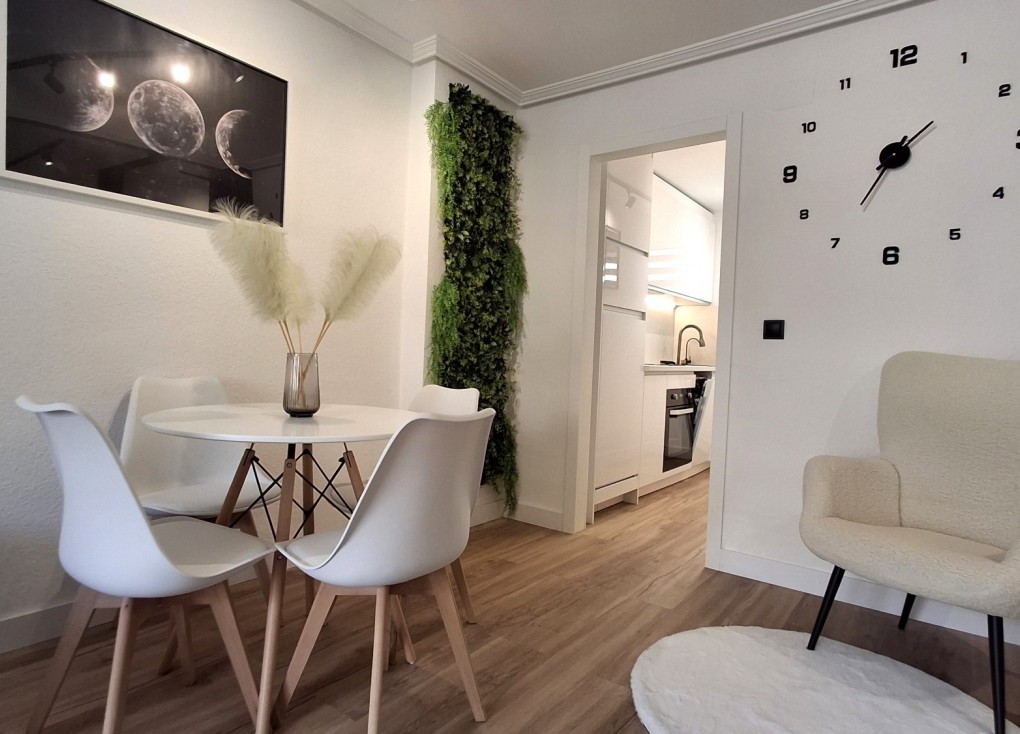 Jälleenmyynti - Duplex-asunto - Torrevieja