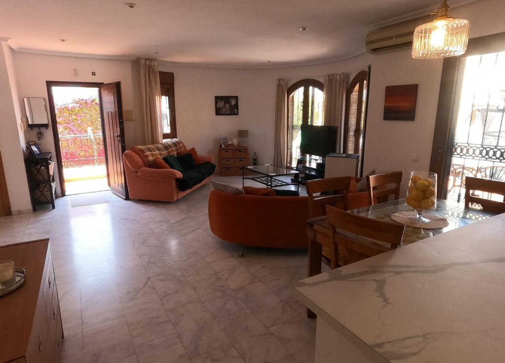 Jälleenmyynti - Erillistalo - Algorfa - La Finca Golf