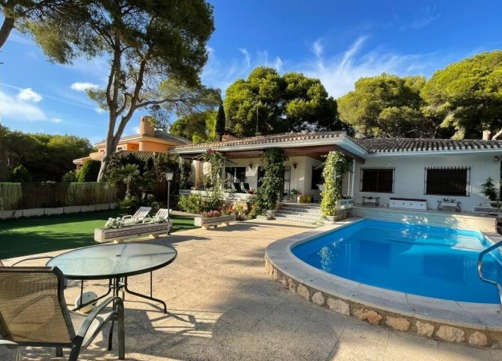 Jälleenmyynti - Erillistalo - Campoamor