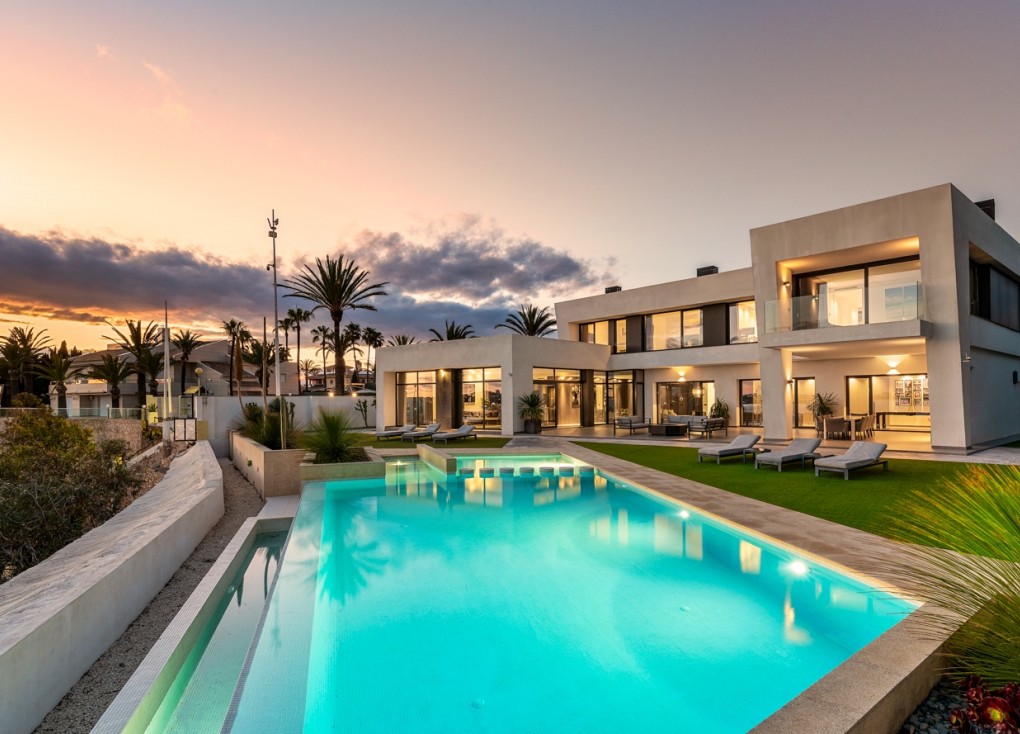 Jälleenmyynti - Erillistalo - Orihuela Costa - Cabo Roig