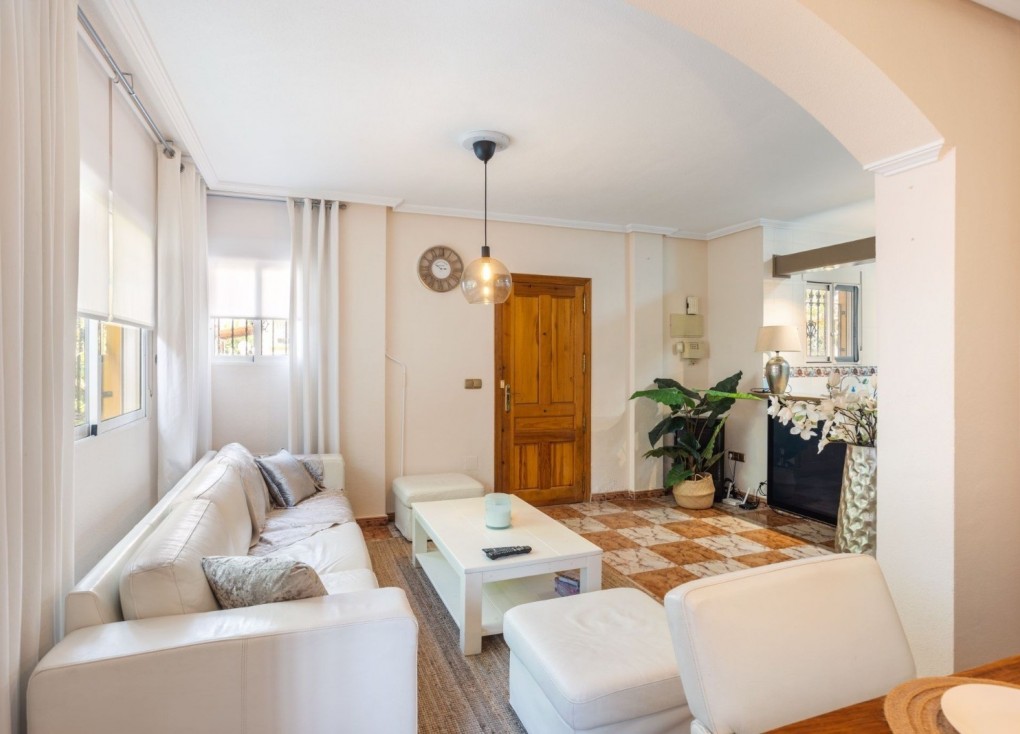 Jälleenmyynti - Erillistalo - Orihuela Costa - Cabo Roig