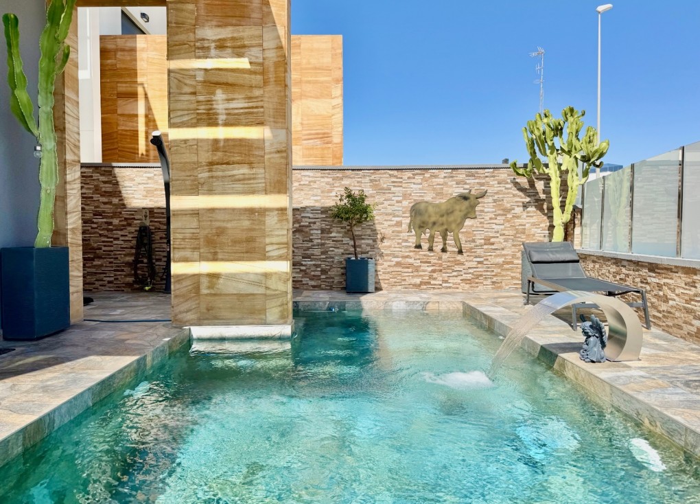 Jälleenmyynti - Erillistalo - Orihuela Costa - Cabo Roig