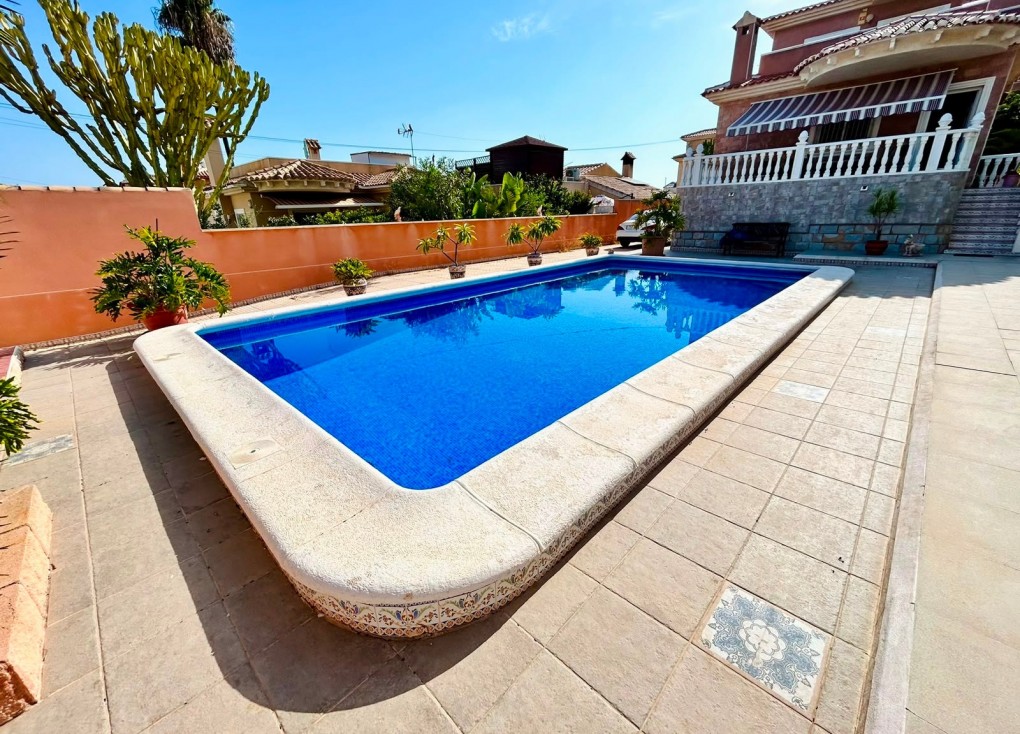 Jälleenmyynti - Erillistalo - Orihuela - Los Balcones