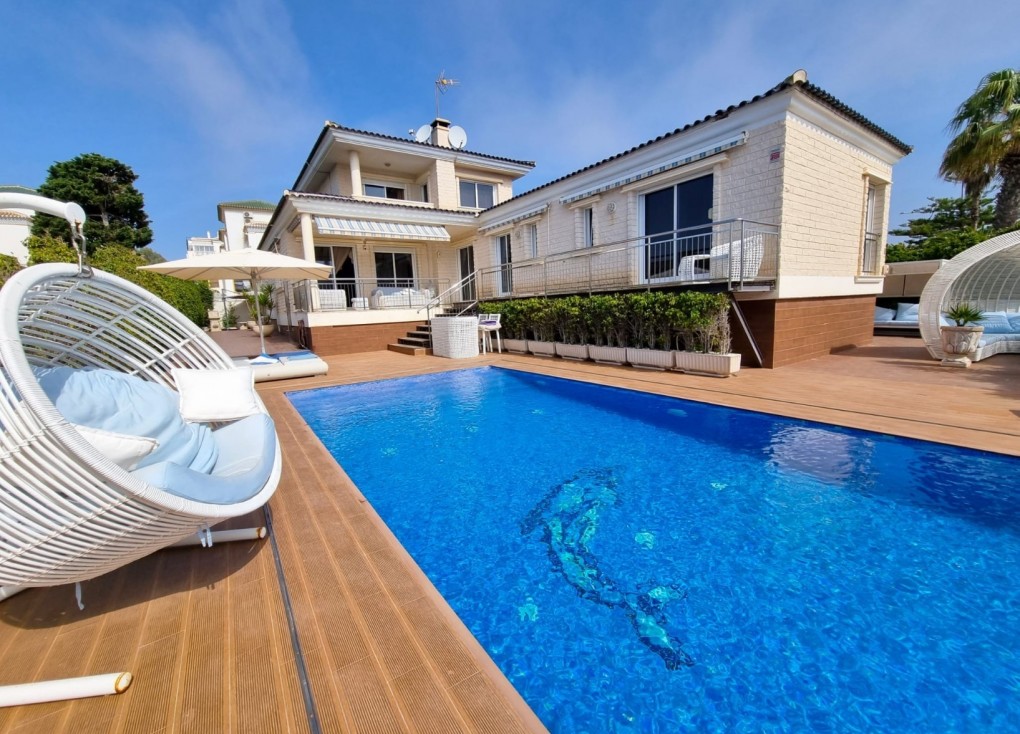 Jälleenmyynti - Erillistalo - Torrevieja - LA MATA