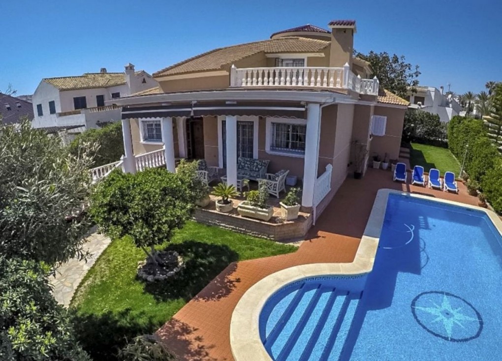 Jälleenmyynti - Erillistalo - Torrevieja - LA MATA