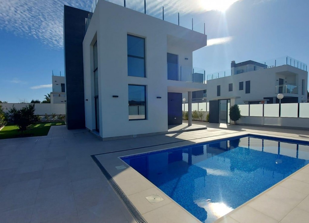 Jälleenmyynti - Erillistalo - Torrevieja - Los Balcones