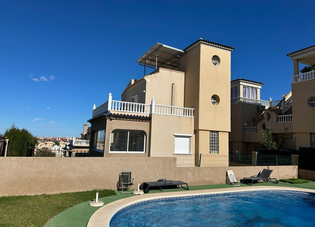 Jälleenmyynti - Erillistalo - Torrevieja - Villamartín