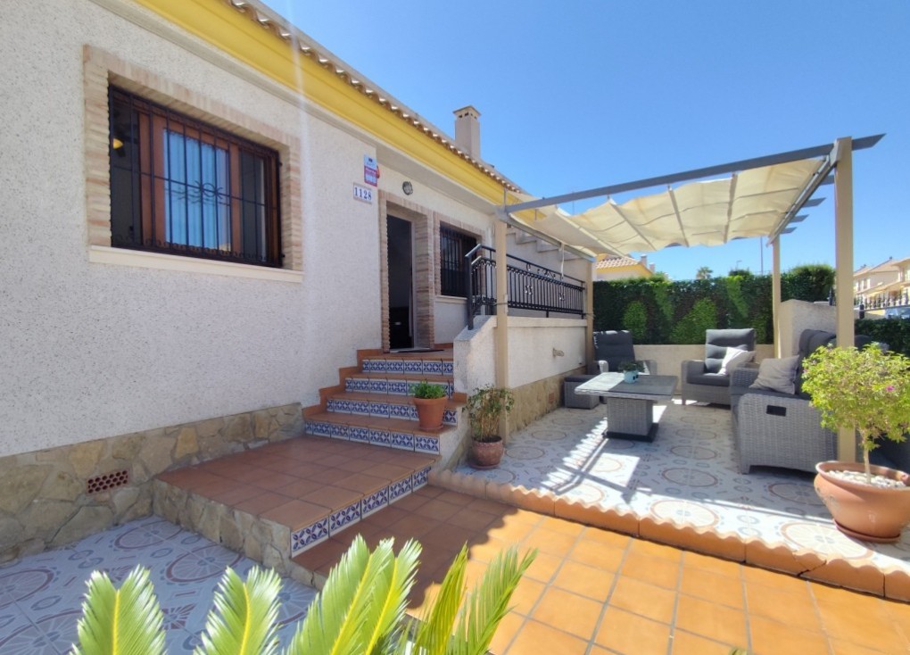 Jälleenmyynti - Erillistalo - Villamartín