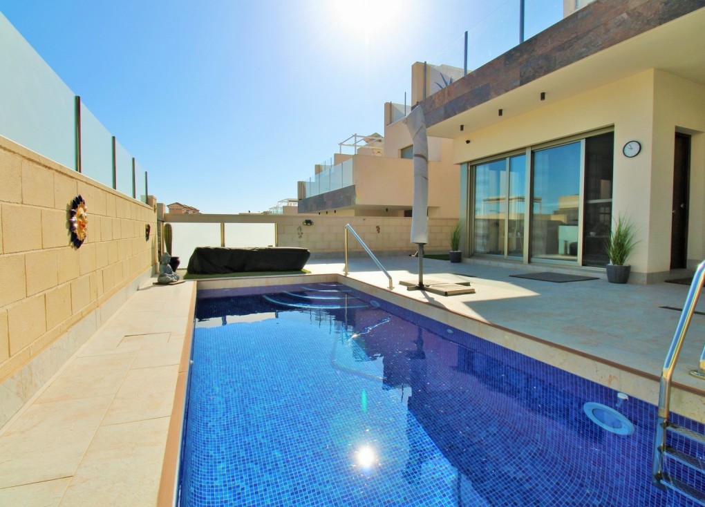 Jälleenmyynti - Erillistalo - Villamartín