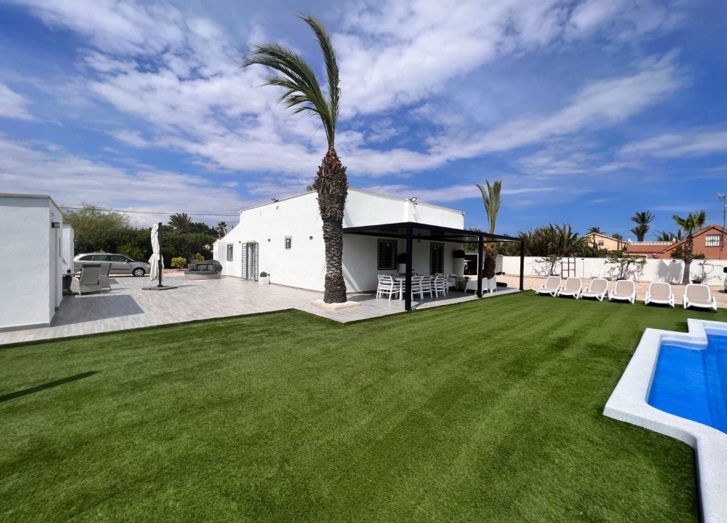 Jälleenmyynti - Finca - Elche Pedanías - La Marina