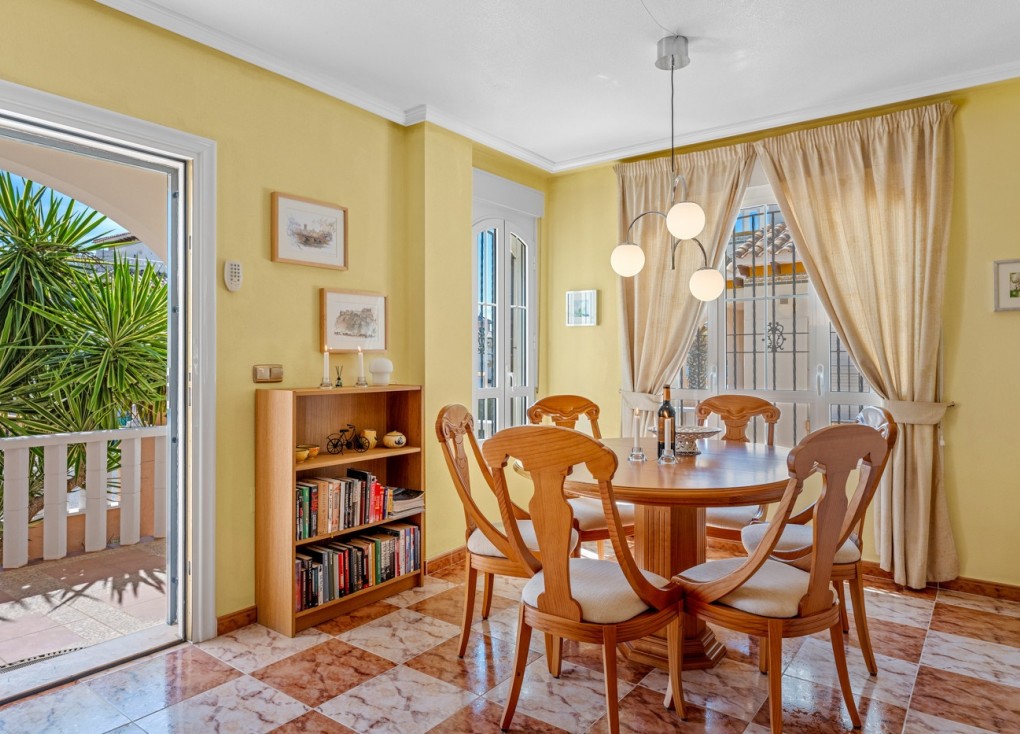 Jälleenmyynti - Paritalo/Rivitalo - Lomas de Cabo Roig