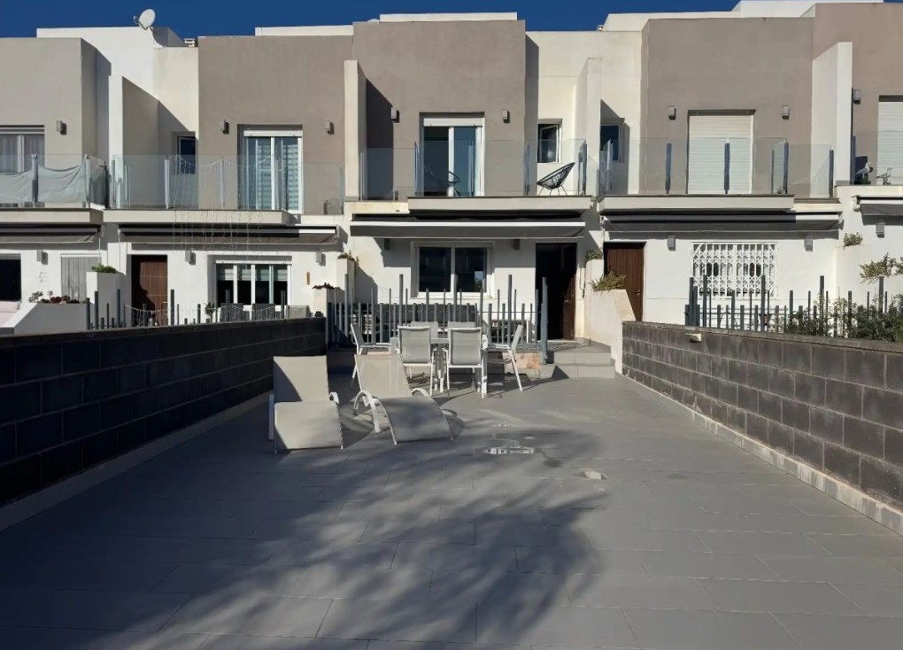 Jälleenmyynti - Paritalo/Rivitalo - Torrevieja - Aguas Nuevas