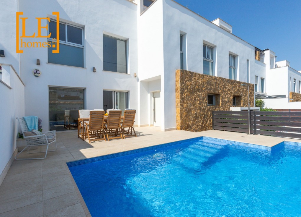 Jälleenmyynti - Paritalo/Rivitalo - Torrevieja - La Rosaleda