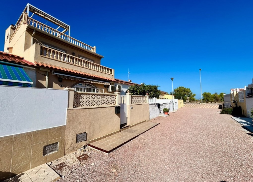 Jälleenmyynti - Paritalo/Rivitalo - Torrevieja - La Siesta