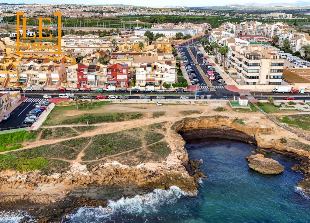 Jälleenmyynti - Paritalo/Rivitalo - Torrevieja - La veleta