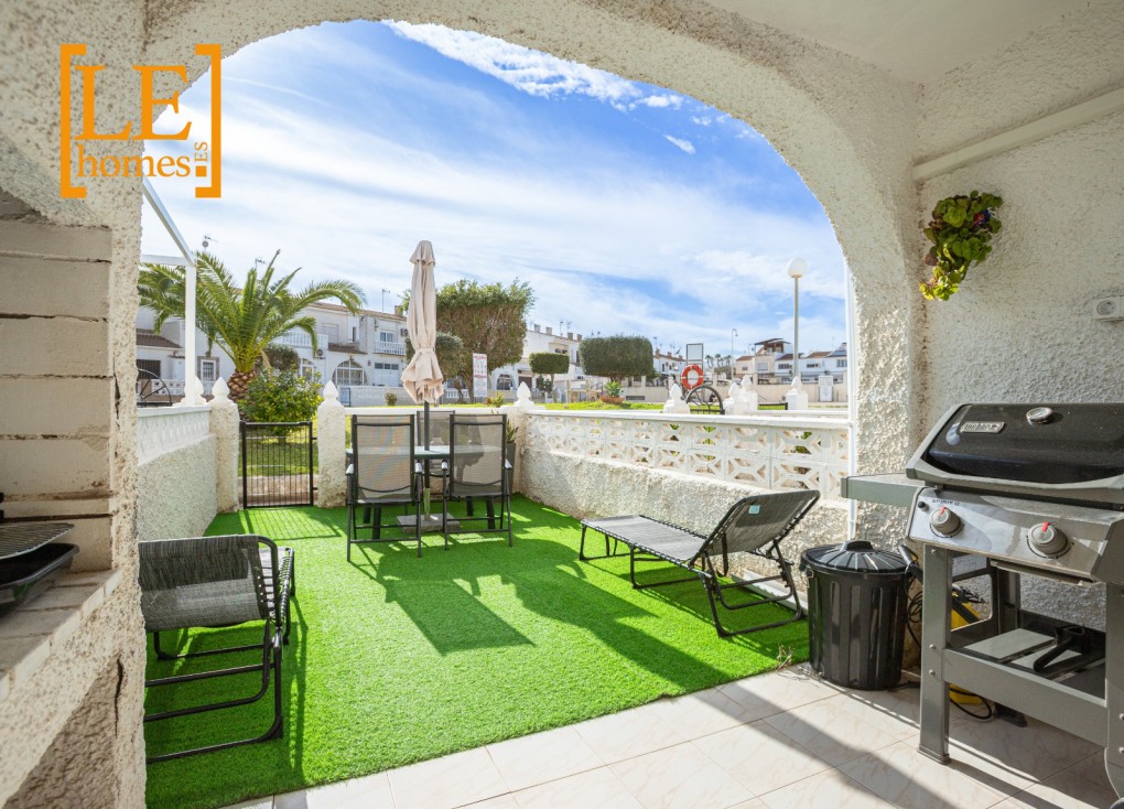 Jälleenmyynti - Paritalo/Rivitalo - Torrevieja - Nueva Torrevieja