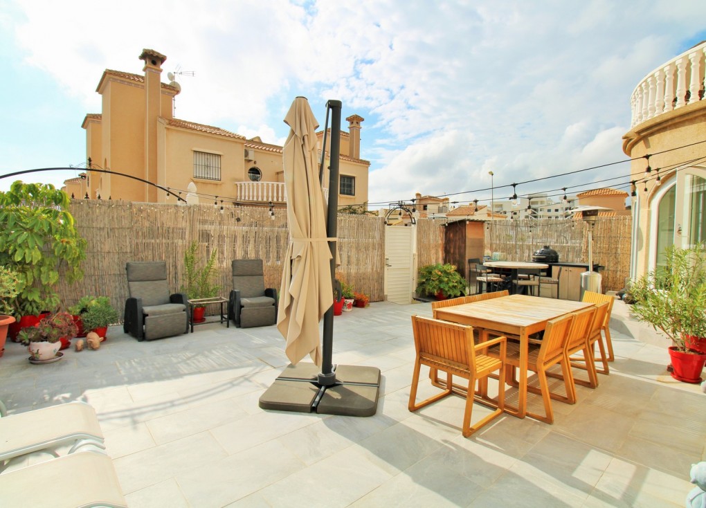 Jälleenmyynti - Paritalo/Rivitalo - Villamartín