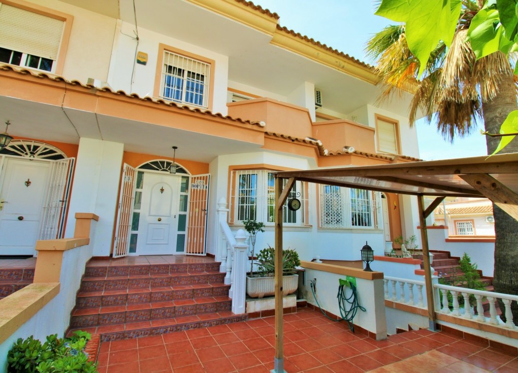 Jälleenmyynti - Paritalo/Rivitalo - Villamartín