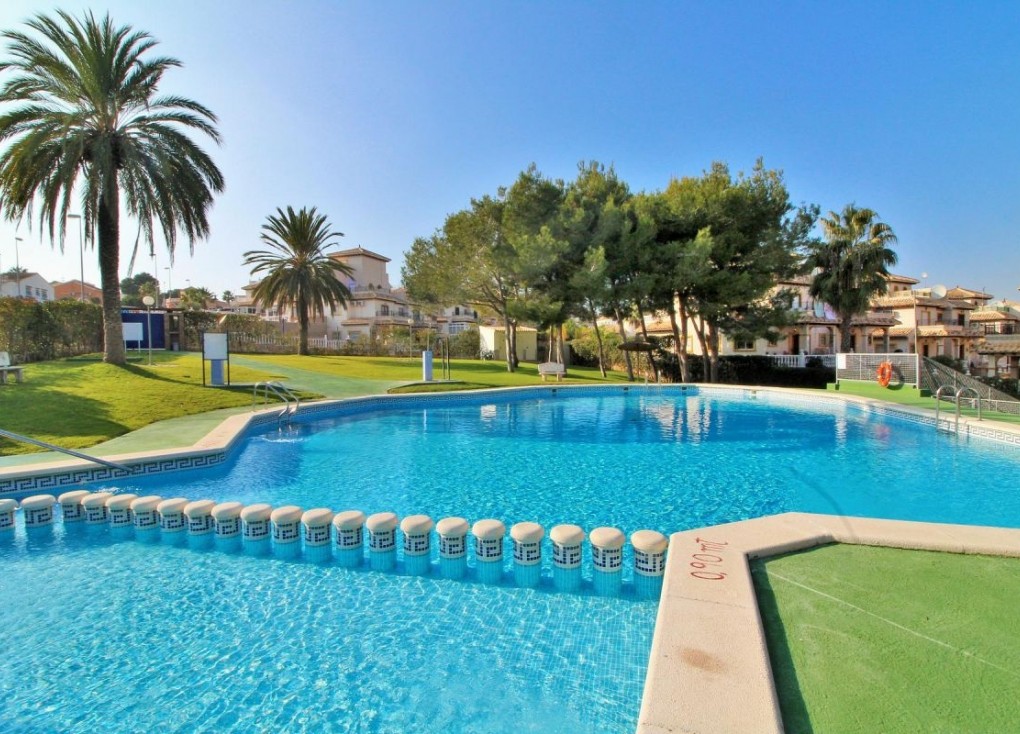 Jälleenmyynti - Paritalo/Rivitalo - Villamartín