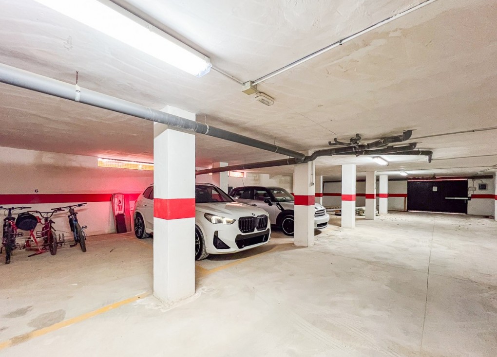 Jälleenmyynti - Parking + Storage room - Orihuela Costa - Lomas de Cabo Roig