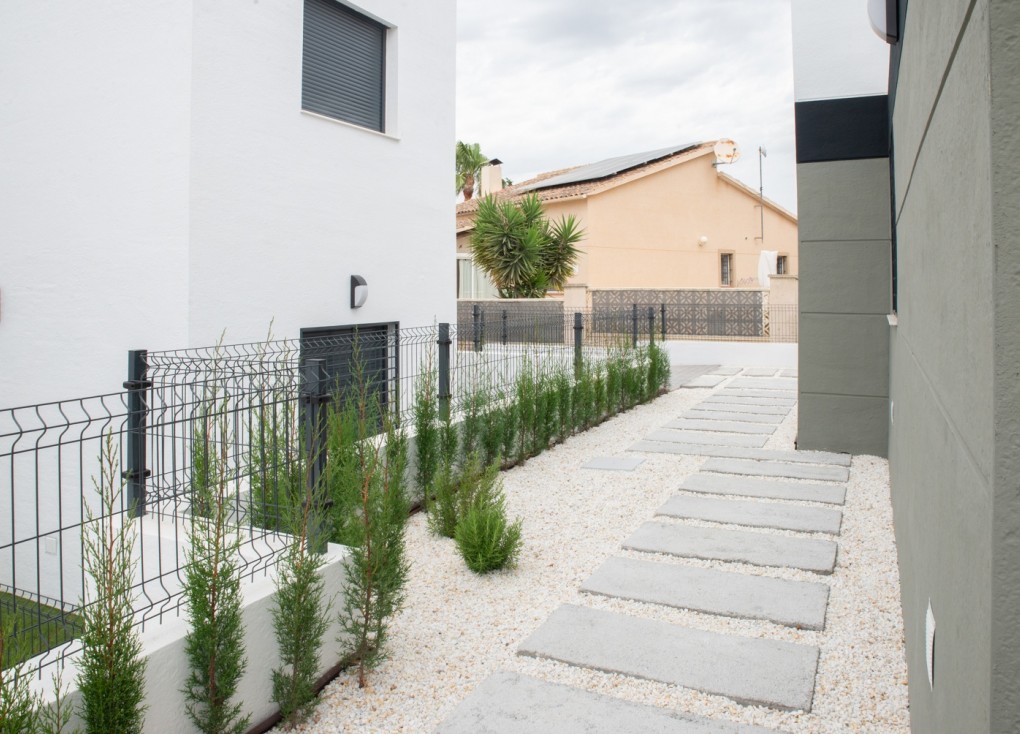 Obra nueva - Chalet - Busot, zona Bonalba Golf (Alicante) - Spain