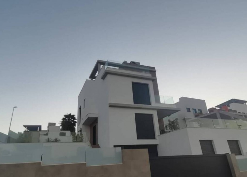 Obra nueva - Chalet - Campoamor