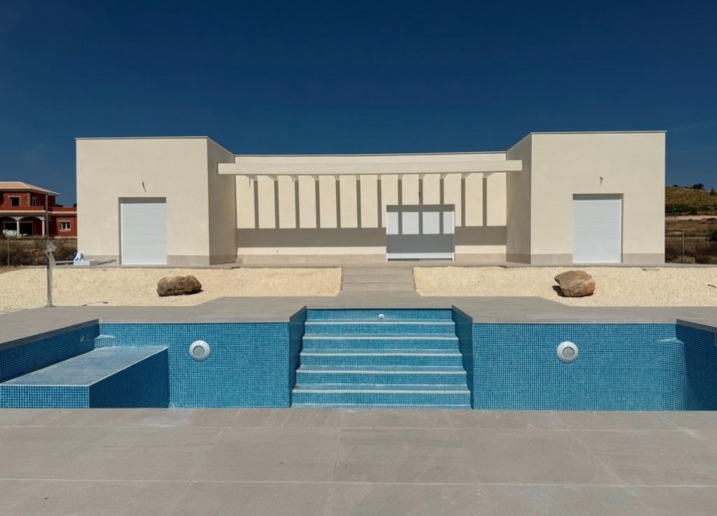 Obra nueva - Chalet - Pinoso