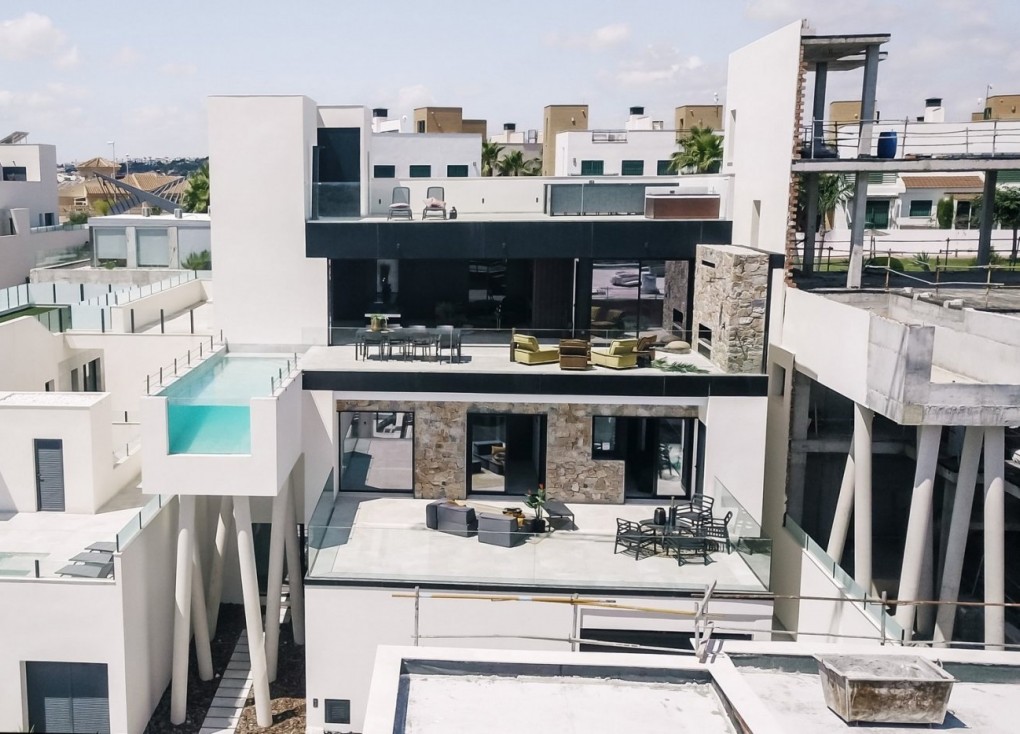 Obra nueva - Chalet - Rojales